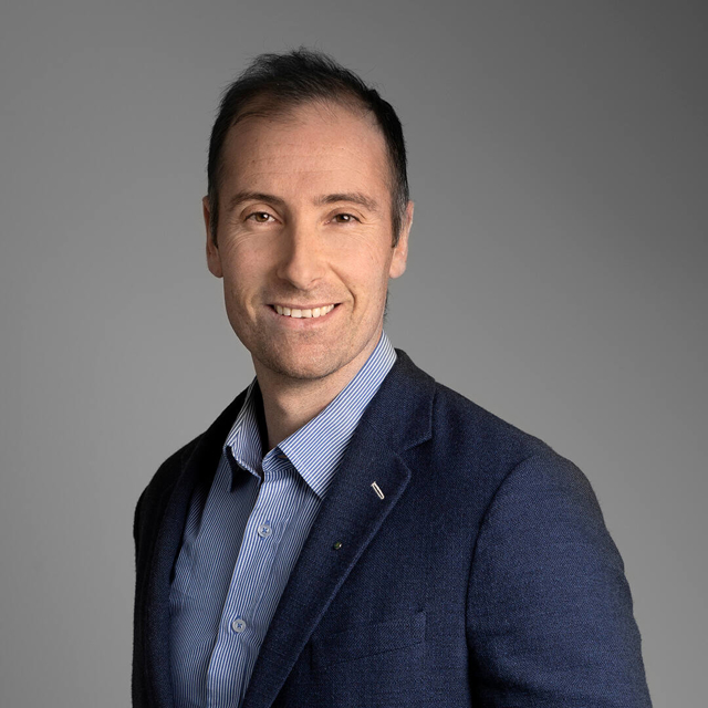 Dark green person icon on a lightgreen background